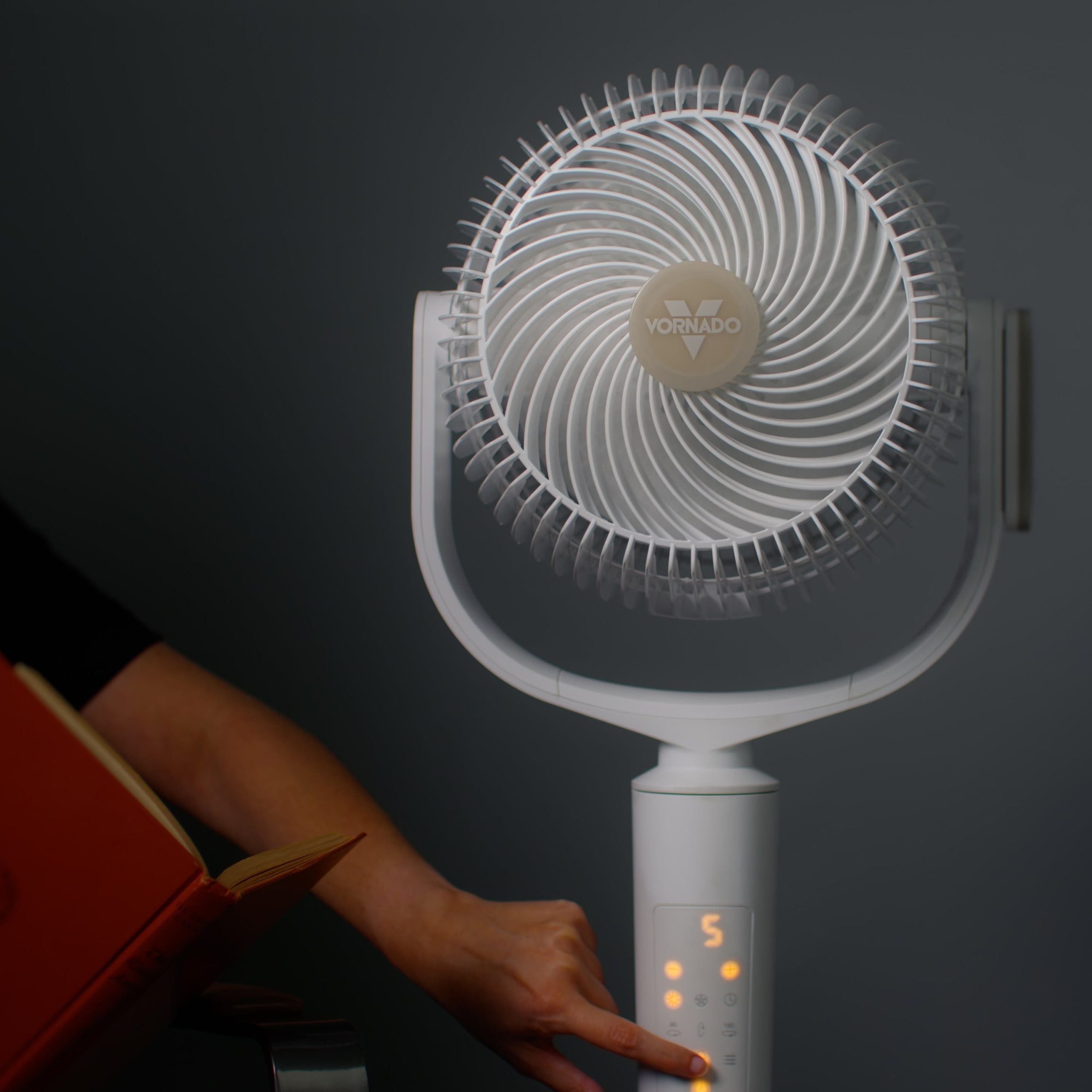 EOS™ 9S High-Velocity OmniWave™ Stand Circulator - Image 8